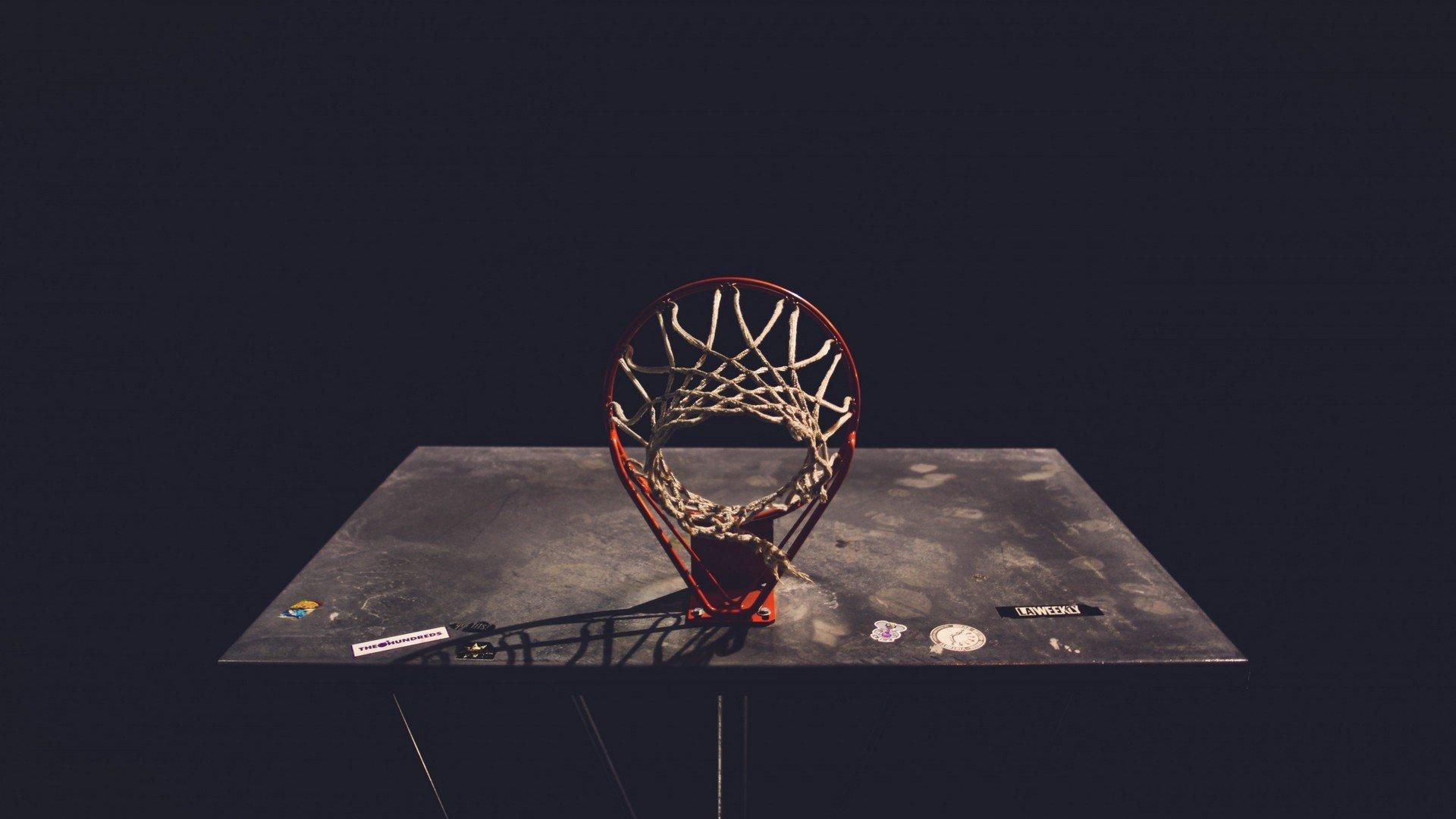 曼联关注费尔明？罗马诺，球员无意离开，巴萨坚持非卖立场