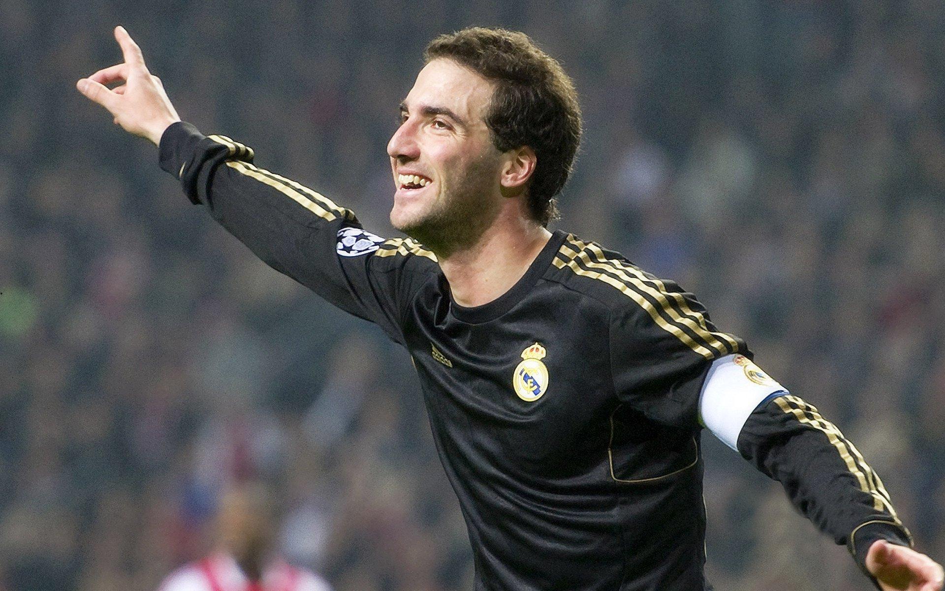 哈维回归执教巴萨，前辈建议铸就新征程，我时常忆起的足球哲学